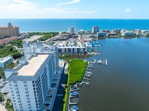 400 Flagship Dr in Naples, FL - Building Photo - Building Photo