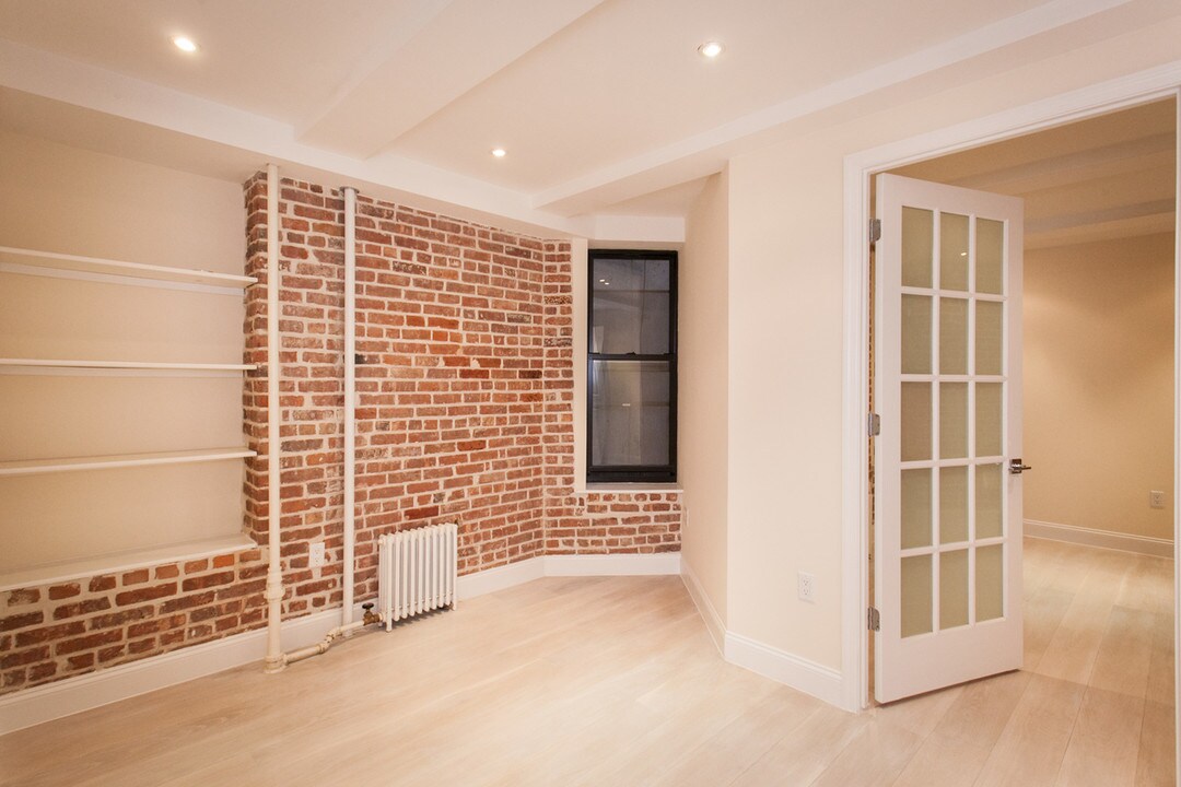 41 W 24th St in New York, NY - Building Photo