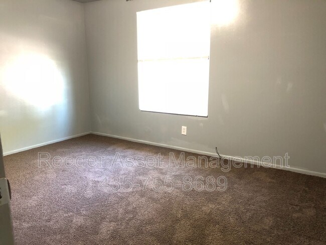 4114 Bluejay St photo'