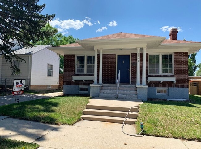 property at 1432 S Ash St