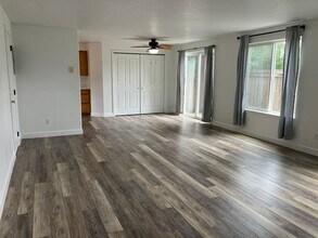 1194 Shipping St NE in Salem, OR - Building Photo - Building Photo