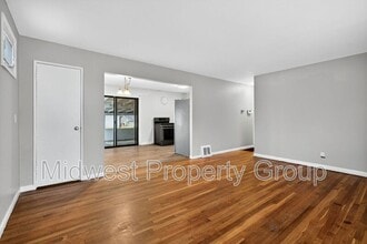 1395 Acredale Dr in Florissant, MO - Building Photo - Building Photo