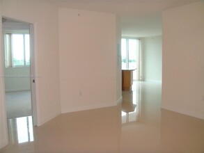 1755 E Hallandale Beach Blvd, Unit 406 E in Hallandale Beach, FL - Building Photo - Building Photo