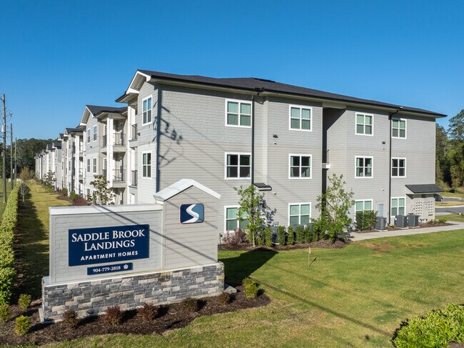 Saddle Brook Landing Apartments in Jacksonville, FL - Foto de edificio - Building Photo