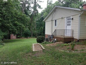 731 Miller Ave in Great Falls, VA - Building Photo - Building Photo