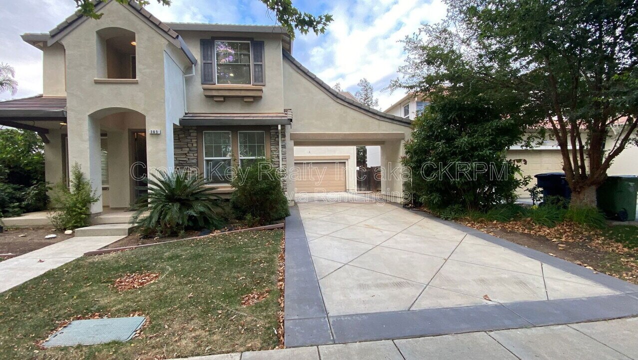 365 E Legacy Dr in Mountain House, CA - Building Photo