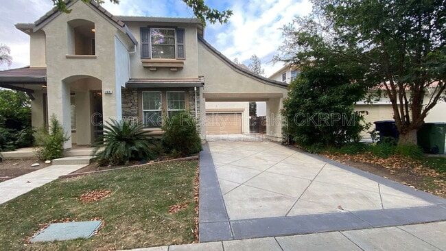 property at 365 E Legacy Dr