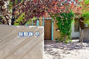 231 A W Manhattan Ave in Santa Fe, NM - Building Photo