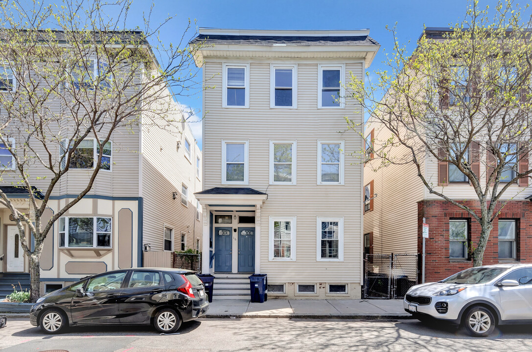 16 O St, Unit 2 in Boston, MA - Building Photo