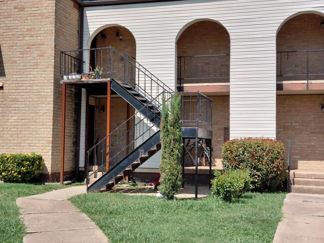 property at 6000 Westridge Ln