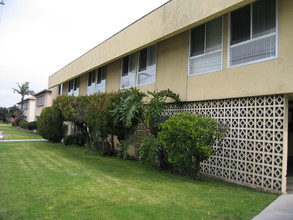 Starr Apartments in Torrance, CA - Building Photo - Building Photo