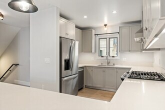 158 S Sierra Madre Blvd in Pasadena, CA - Building Photo - Building Photo