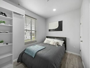 7517 N Main St, Unit 1 in Houston, TX - Building Photo - Building Photo