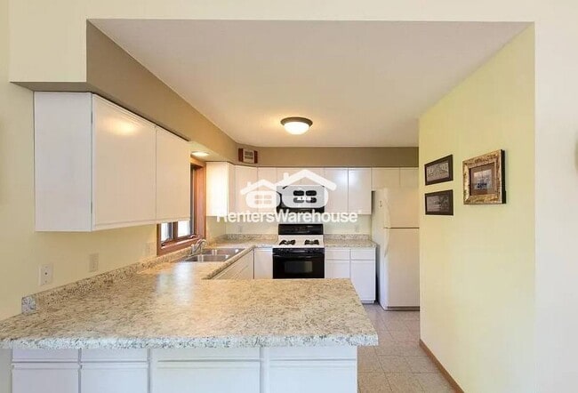 17730 Iceland Trail in Lakeville, MN - Building Photo - Building Photo
