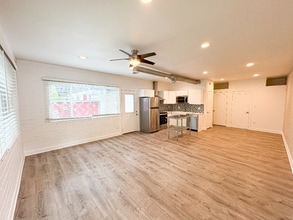 2737 E Glenrosa Ave in Phoenix, AZ - Building Photo - Building Photo