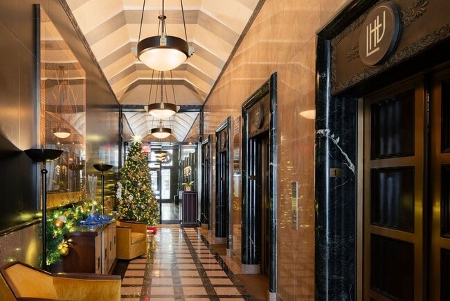 6253 Hollywood Blvd in Los Angeles, CA - Building Photo - Building Photo