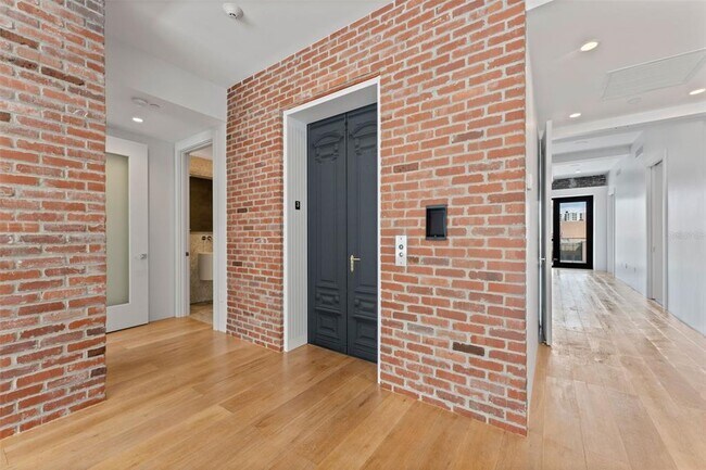 465 Central Ave S in St. Petersburg, FL - Building Photo - Building Photo