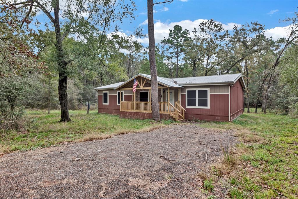 271 Shoreline Dr in Huntsville, TX - Building Photo