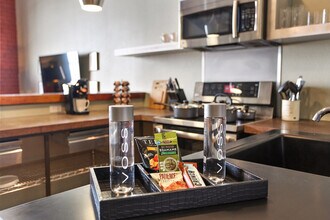 1041 Constance St, Unit SI ID1265380P in New Orleans, LA - Foto de edificio - Building Photo