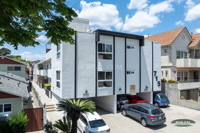 715 E. Providencia Ave in Burbank, CA - Building Photo - Building Photo