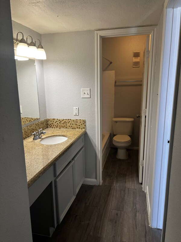 3901 Omeara Dr in Houston, TX - Building Photo - Building Photo