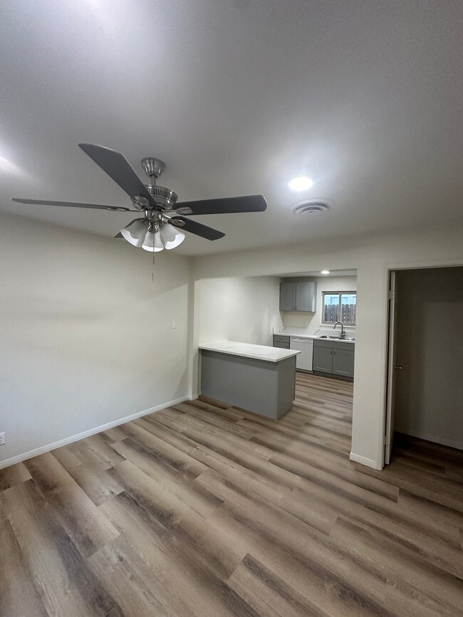 519 E Ridgecrest Blvd in Ridgecrest, CA - Foto de edificio - Building Photo