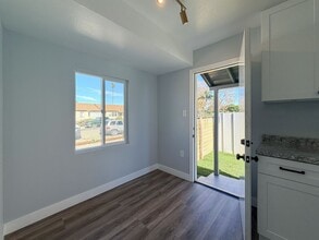 502-504 E Hemlock St in Oxnard, CA - Building Photo - Building Photo