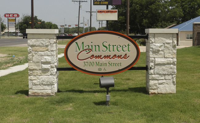 Main Street Commons Senior Apartments in Taylor, TX - Building Photo - Building Photo