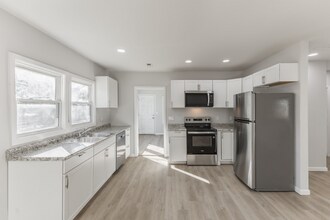 1223 2nd St SW in Decatur, AL - Foto de edificio - Building Photo