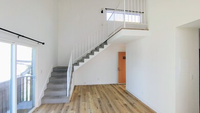 15 Ozone Ave in Los Angeles, CA - Building Photo - Building Photo