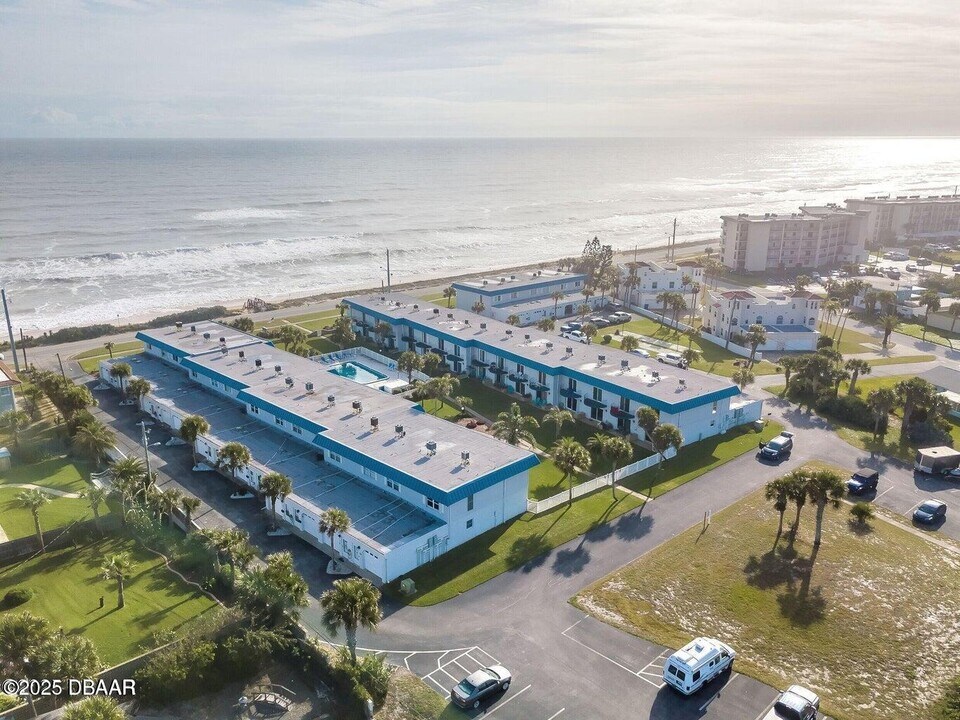 2750 Ocean Shore Blvd in Ormond Beach, FL - Building Photo