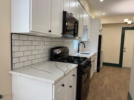 130 Hubinger St in New Haven, CT - Building Photo
