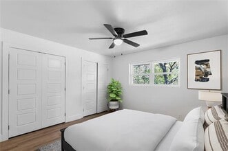 320 Arapaho W in Sherman, TX - Foto de edificio - Building Photo
