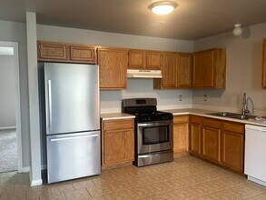 1426 Crimson Way in Walled Lake, MI - Building Photo - Building Photo