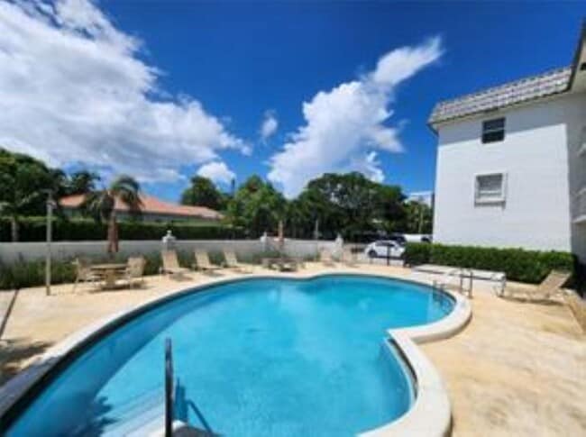 6200 NE 22nd Way, Unit 212 in Fort Lauderdale, FL - Foto de edificio - Building Photo