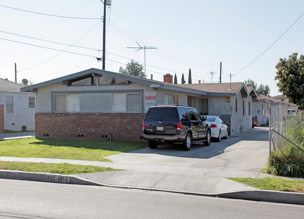 4856-4858 Live Oak St in Bell, CA - Building Photo