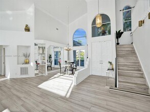 4310 NW 63rd Ave in Coral Springs, FL - Foto de edificio - Building Photo