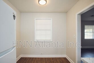 156 Hedges St SE in Marietta, GA - Foto de edificio - Building Photo