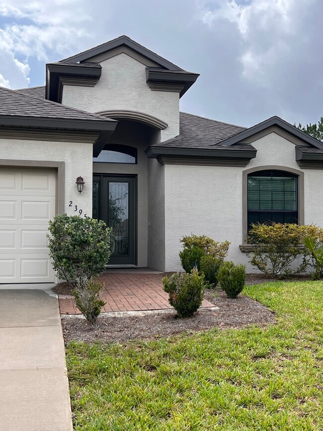 property at 2395 N Brentwood Cir