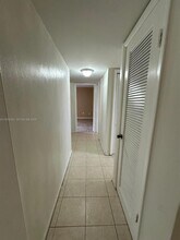 9170 Fontainebleau Blvd in Miami, FL - Building Photo - Building Photo