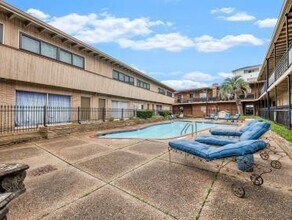 3809 N Braeswood Blvd in Houston, TX - Building Photo - Building Photo