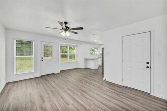 6506 King George Dr in Austin, TX - Building Photo - Building Photo