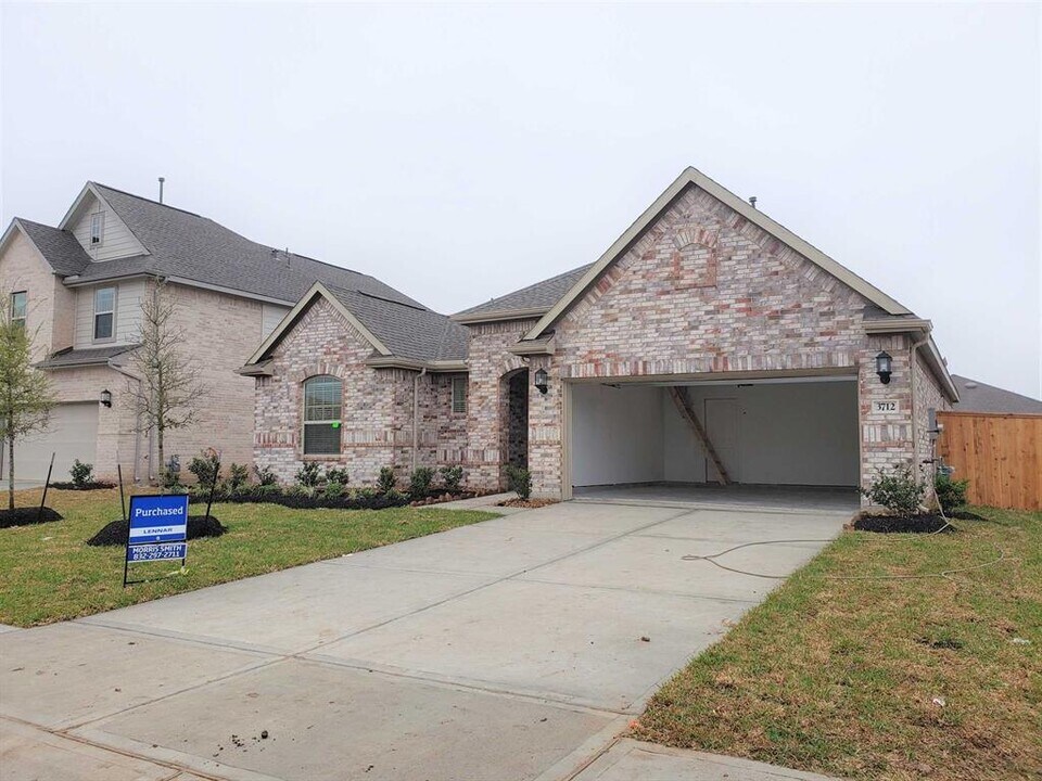 3712 Castle Rock Dr in Rosenberg, TX - Building Photo