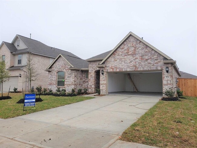3712 Castle Rock Dr
