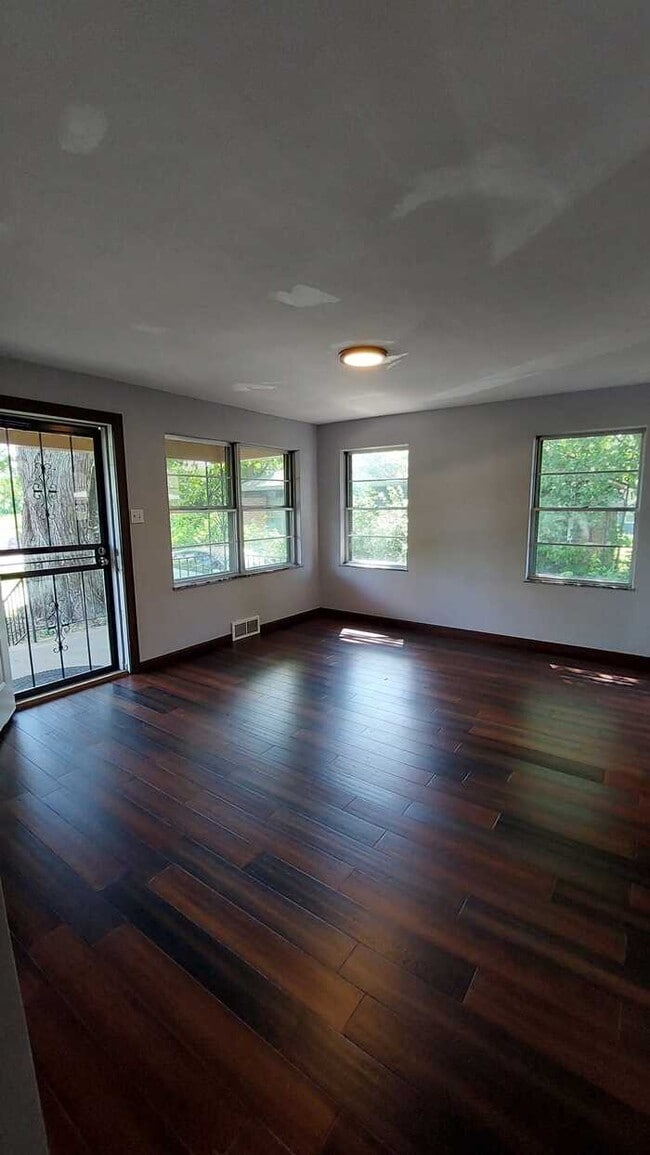 4940 E 16th St in Indianapolis, IN - Building Photo - Building Photo