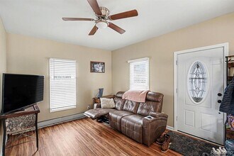 532 E Broad St in Linden, MI - Building Photo - Building Photo