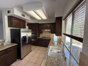 11521 Gentlewood Dr in Moorpark, CA - Building Photo - Building Photo