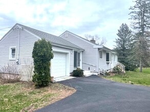 171 Derby Ave in Orange, CT - Building Photo - Building Photo