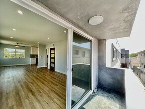 2012 S Bedford St in Los Angeles, CA - Building Photo - Building Photo