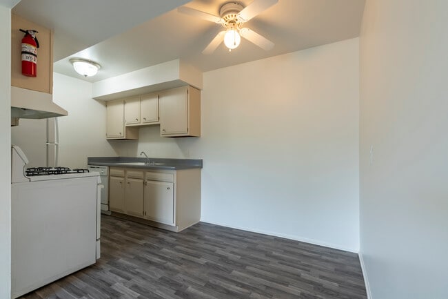 Lexington Manor in Brighton, MI - Building Photo - Interior Photo